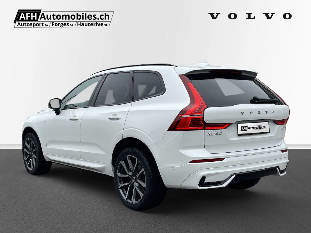 VOLVO XC60 2.0 B5 MH Ultimate Dark AWD, Mild-Hybrid Benzin/Elektro, Occasion / Gebraucht, Automatik - 2
