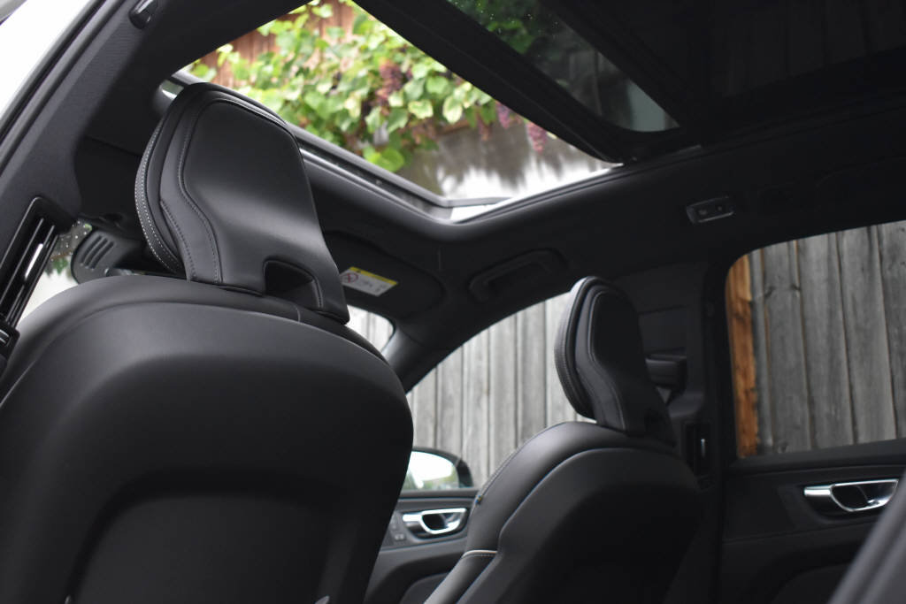 VOLVO XC60 2.0 B5 MH R-Design AWD, Hybride Léger Diesel/Électricité, Occasion / Utilisé, Automatique - 7