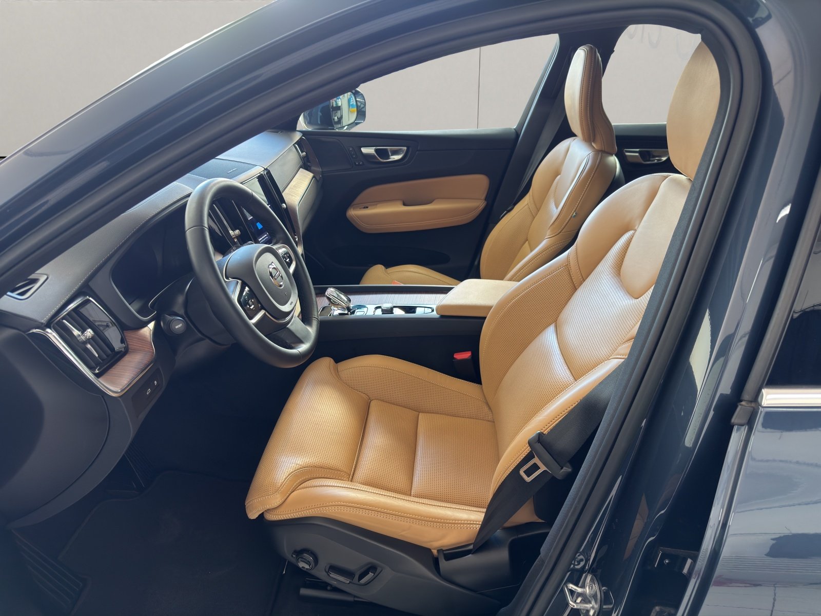VOLVO XC60 2.0 T6 TE Ultimate Bright eAWD, Plug-in-Hybrid Benzin/Elektro, Occasion / Gebraucht, Automatik - 4
