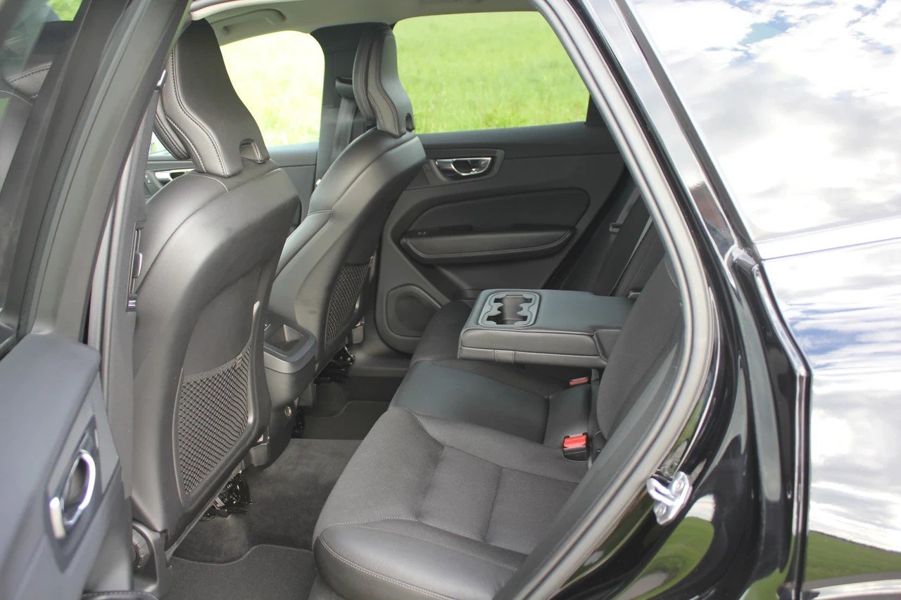 VOLVO XC60 D4 Momentum Geartronic, Diesel, Second hand / Used, Automatic - 6