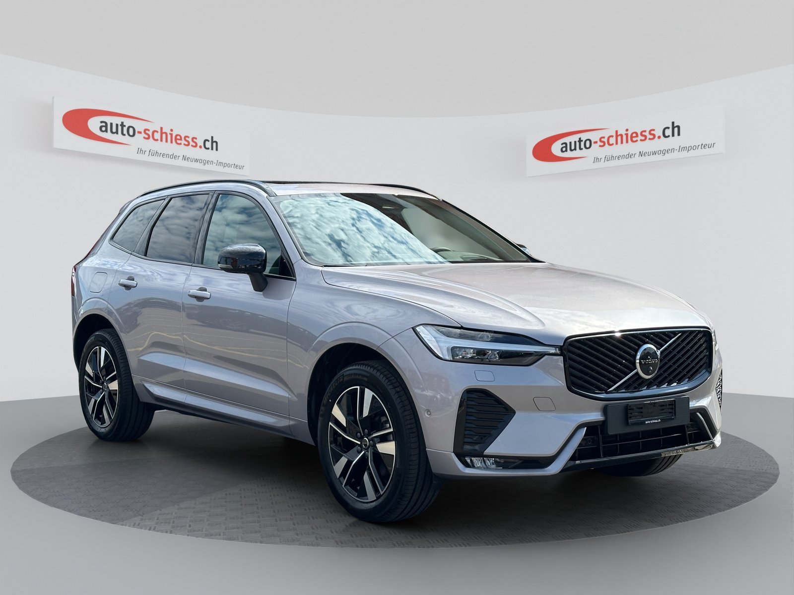 VOLVO XC60 B5 AWD Facelift Plus Dark Geartronic