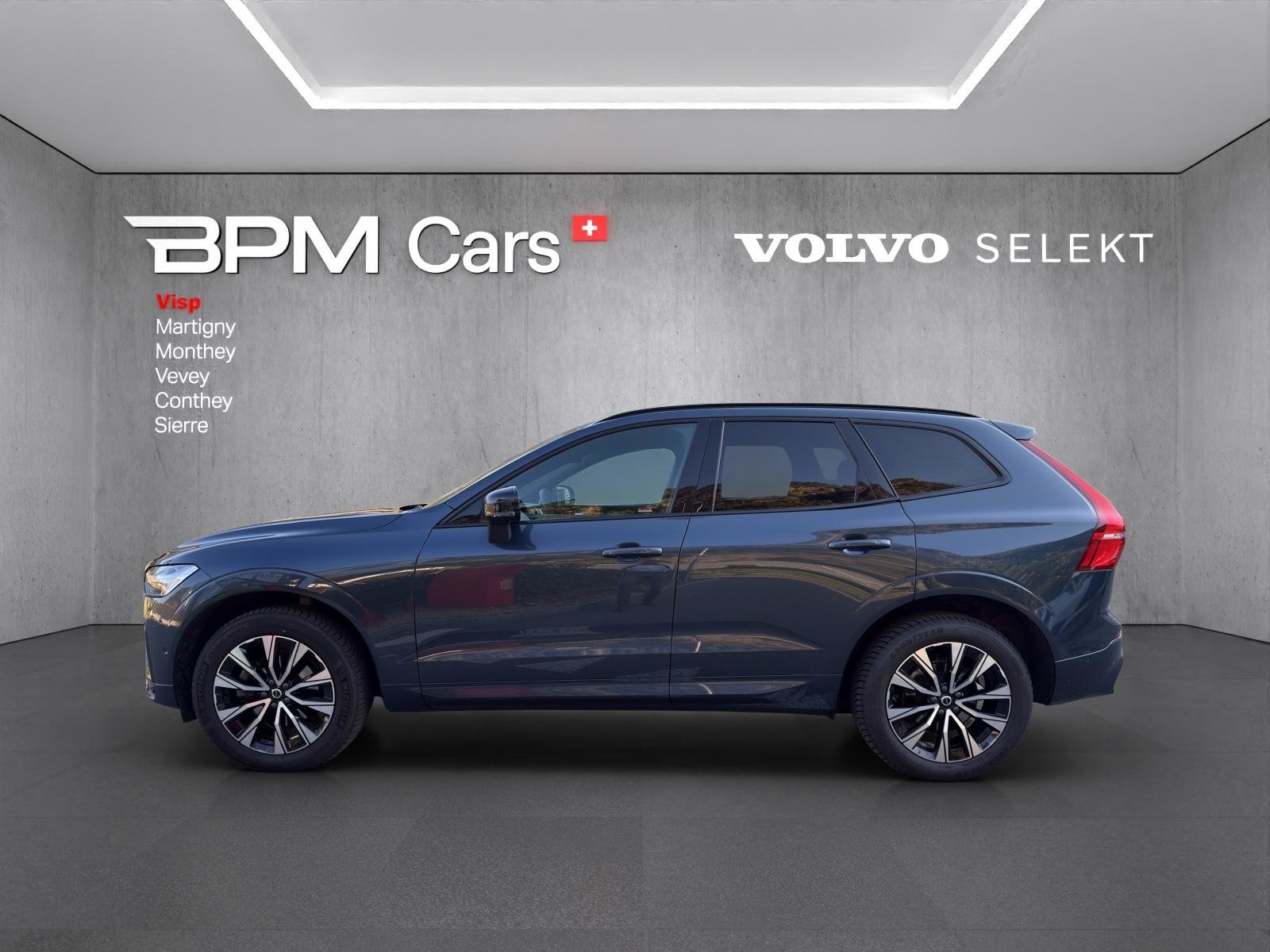 VOLVO XC60 B5 Benzin Mild Hybrid AWD Plus Dark Geartronic, Mild-Hybrid Benzin/Elektro, Occasion / Gebraucht, Automatik - 2