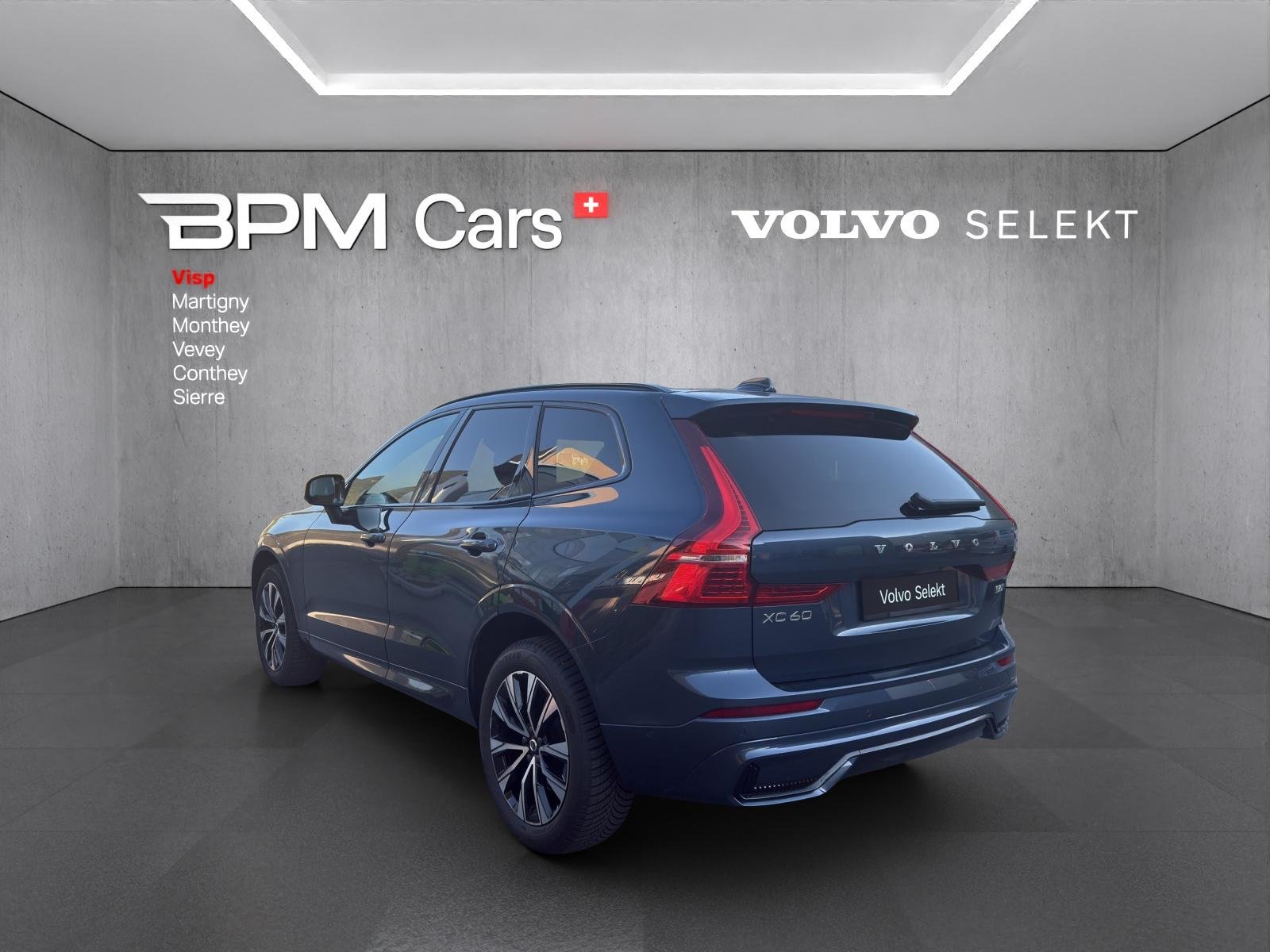 VOLVO XC60 B5 Benzin Mild Hybrid AWD Plus Dark Geartronic, Mild-Hybrid Benzin/Elektro, Occasion / Gebraucht, Automatik - 3