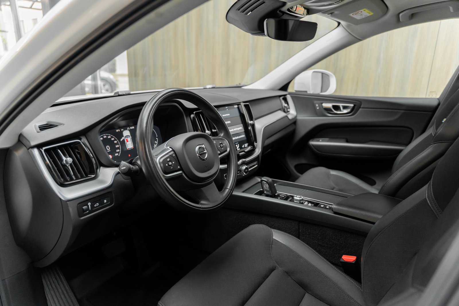VOLVO XC60 T8 eAWD Momentum Geartronic, Plug-in-Hybrid Benzina/Elettrica, Occasioni / Usate, Automatico - 4