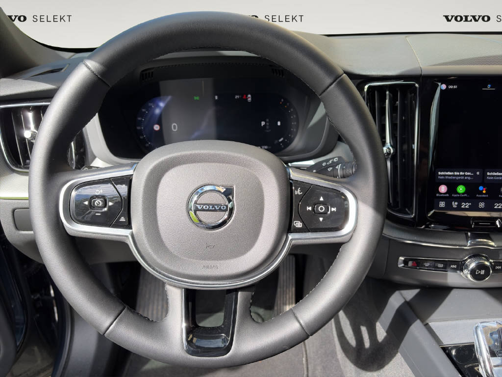 VOLVO XC60 2.0 B5 MH Plus Dark AWD, Mild-Hybrid Benzin/Elektro, Occasion / Gebraucht, Automatik - 7