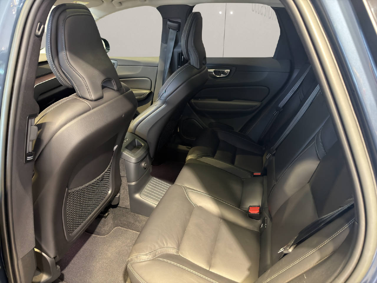 VOLVO XC60 2.0 T8 TE Ultimate Dark eAWD, Plug-in-Hybrid Benzin/Elektro, Occasion / Gebraucht, Automatik - 6