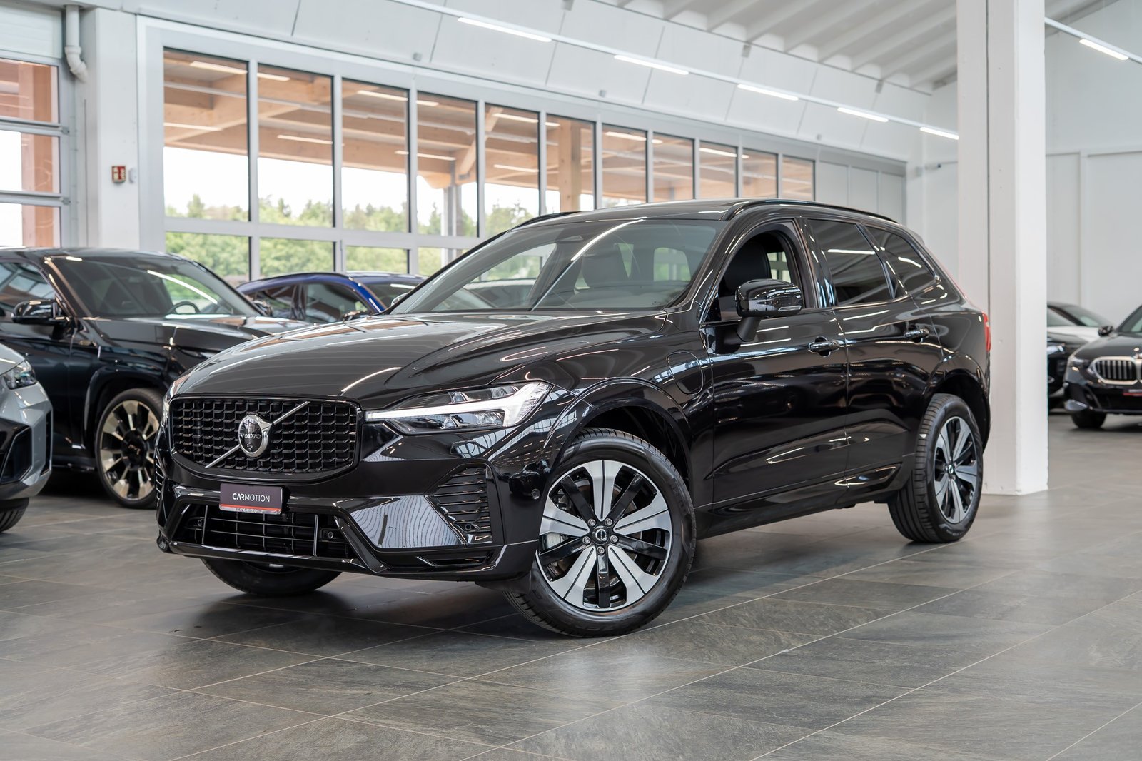 VOLVO XC60 2.0 T6 TE Plus Dark eAWD / Panaorama-Schiebedach