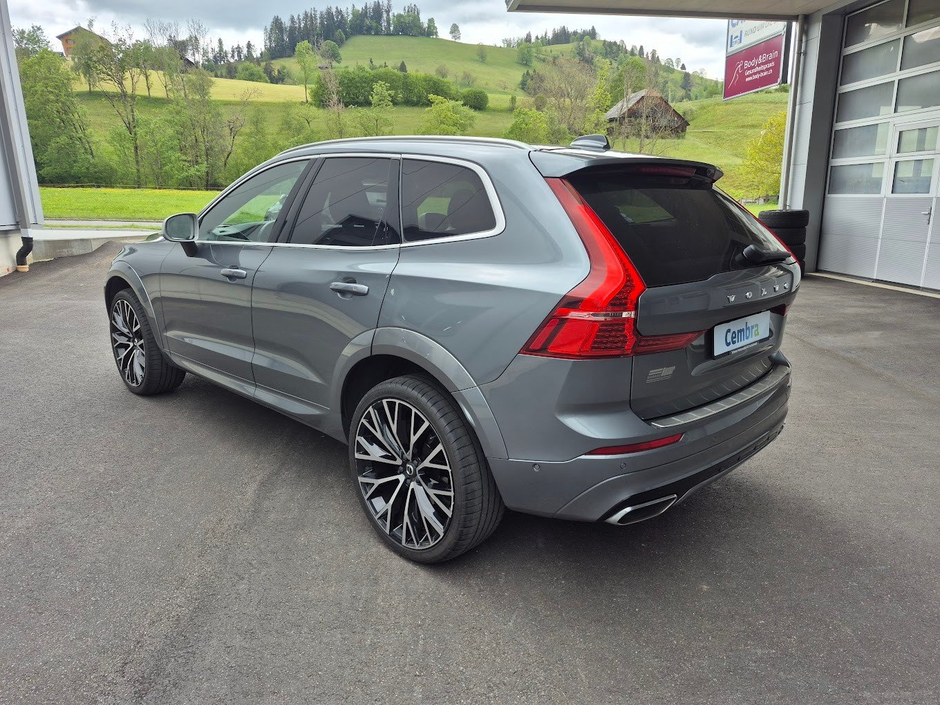 VOLVO XC60 T6 AWD R-Design Geartronic, Petrol, Second hand / Used, Automatic - 3