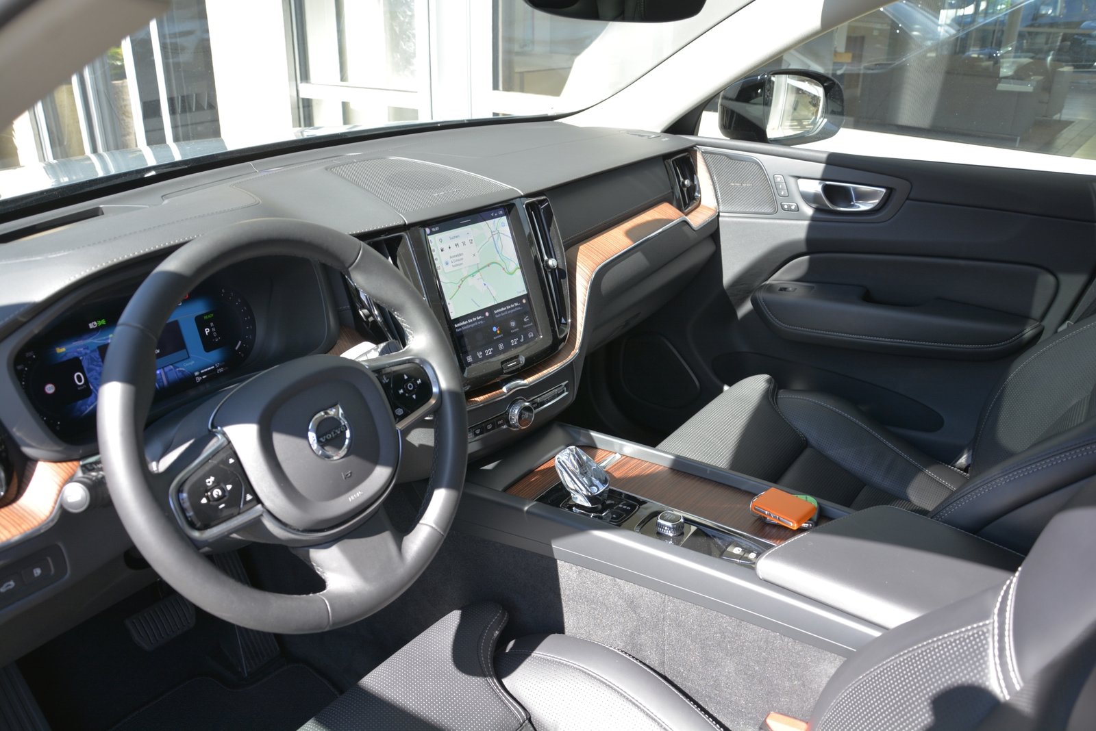 VOLVO XC60 2.0 T8 TE XCENTRIC eAWD *Anhängerkupplung*, Hybride Rechargeable Essence/Électricité, Occasion / Utilisé, Automatique - 5