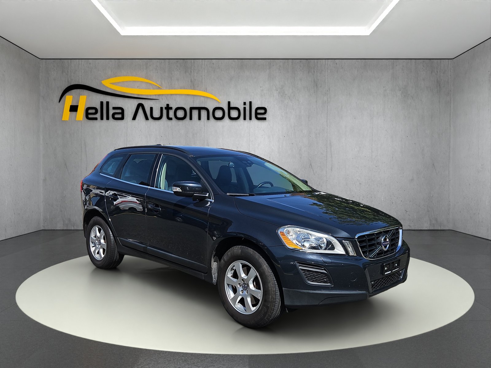 VOLVO XC60 2.0T Momentum Powershift
