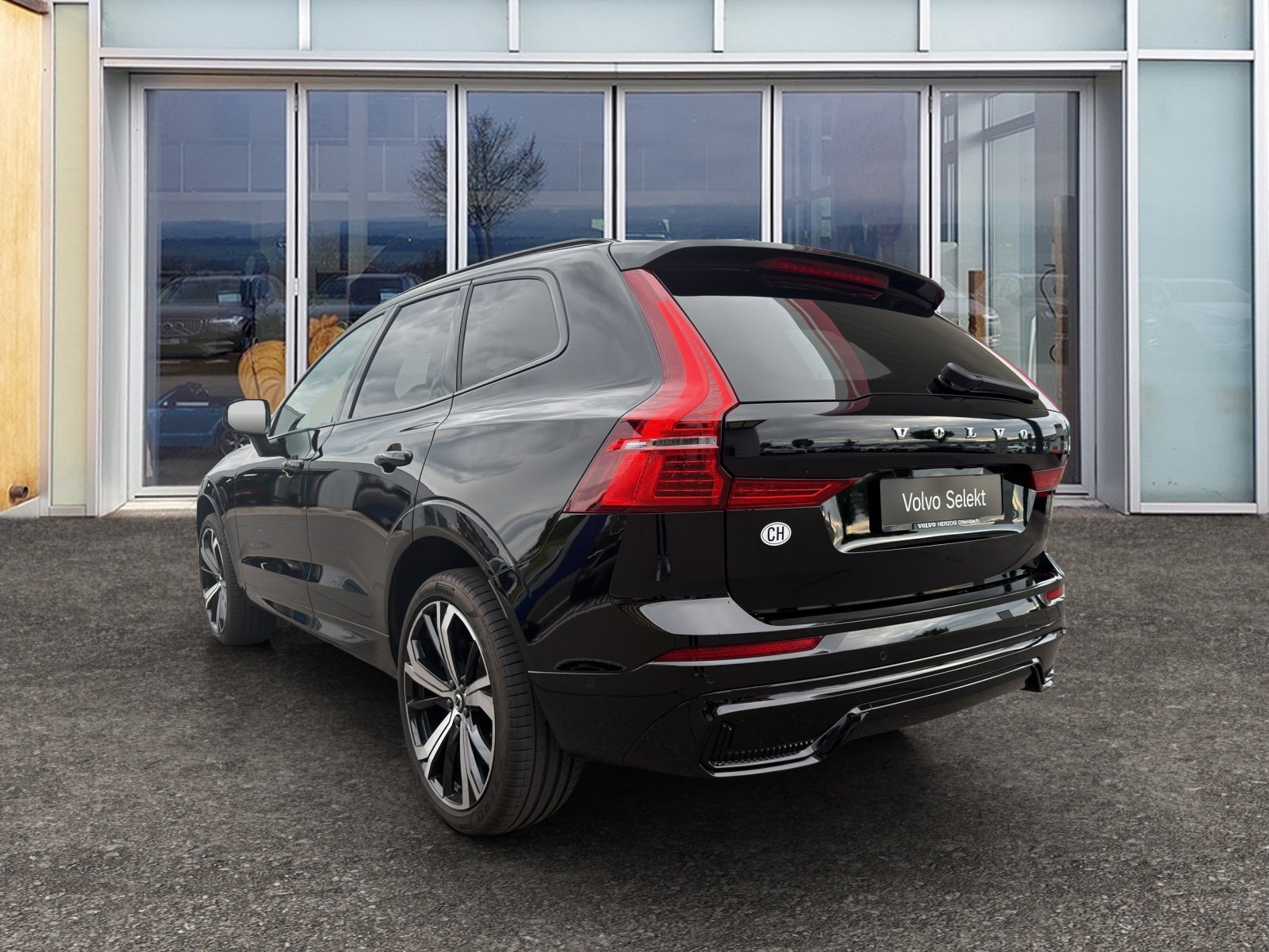 VOLVO XC60 2.0 B5 MH R-Design AWD, Mild-Hybrid Diesel/Electric, Second hand / Used, Automatic - 3