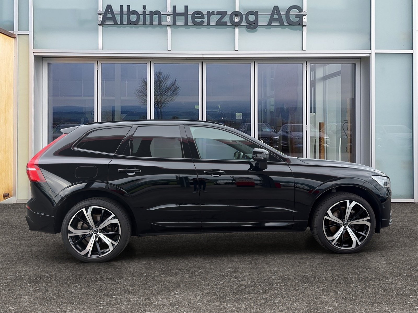 VOLVO XC60 2.0 B5 MH R-Design AWD, Mild-Hybrid Diesel/Electric, Second hand / Used, Automatic - 5