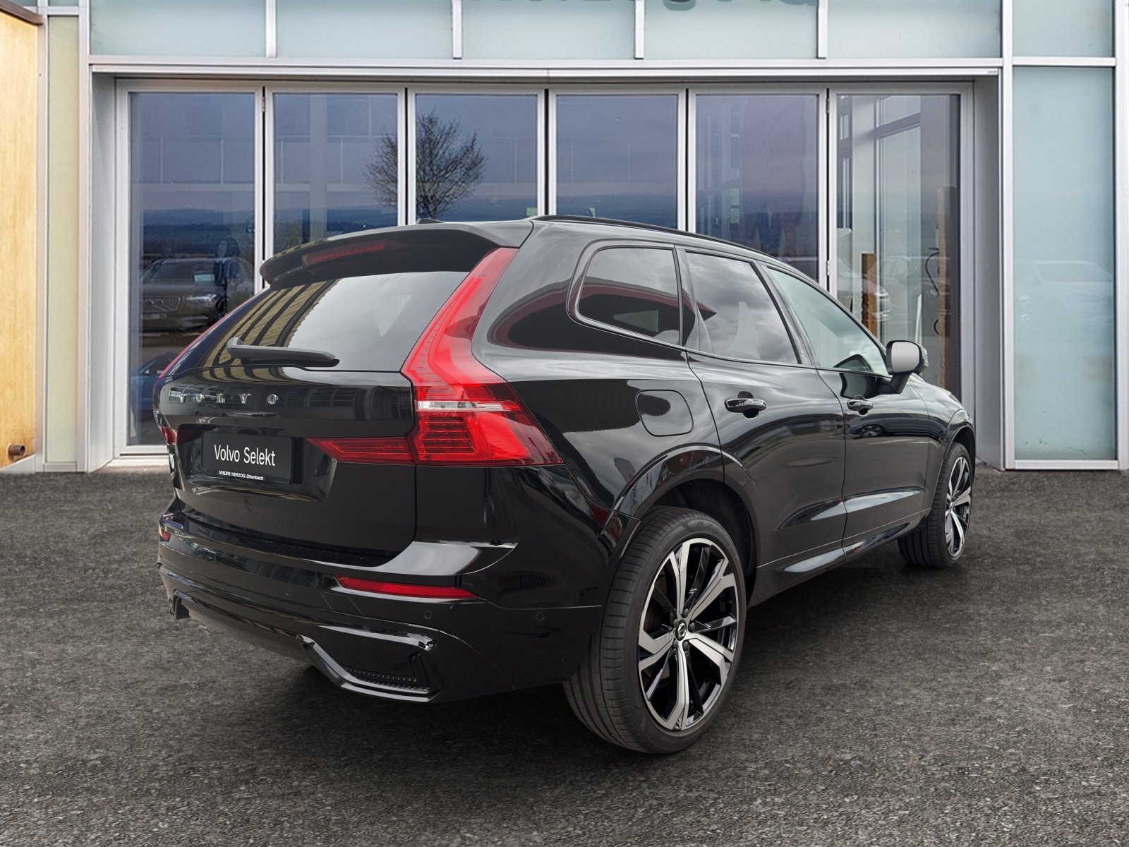 VOLVO XC60 2.0 B5 MH R-Design AWD, Mild-Hybrid Diesel/Electric, Second hand / Used, Automatic - 6