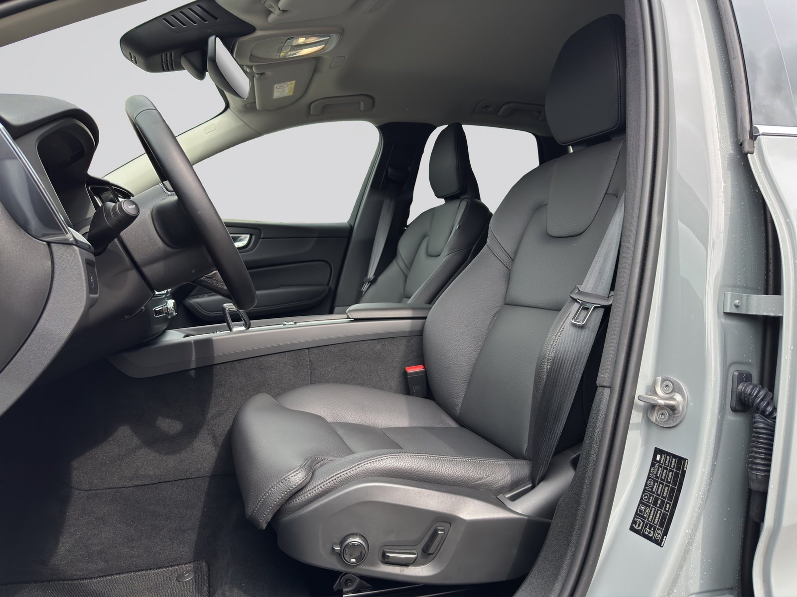 VOLVO XC60 B5 Benzin Mild Hybrid AWD Core Geartronic, Hybride Léger Essence/Électricité, Occasion / Utilisé, Automatique - 6