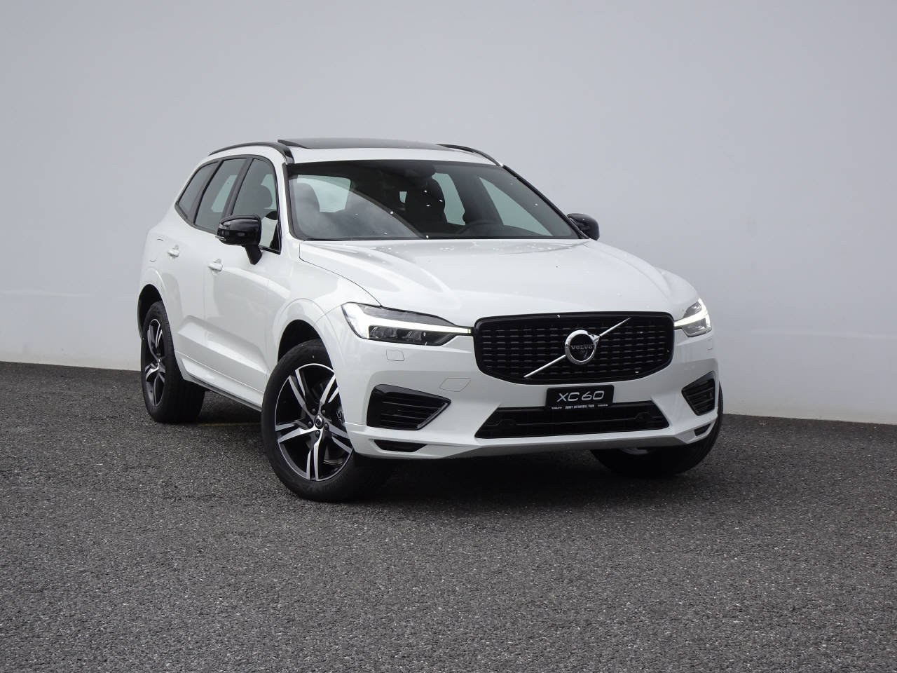 VOLVO XC60 2.0 T6 TE R-Design eAWD, Plug-in-Hybrid Petrol/Electric, Second hand / Used, Automatic - 4