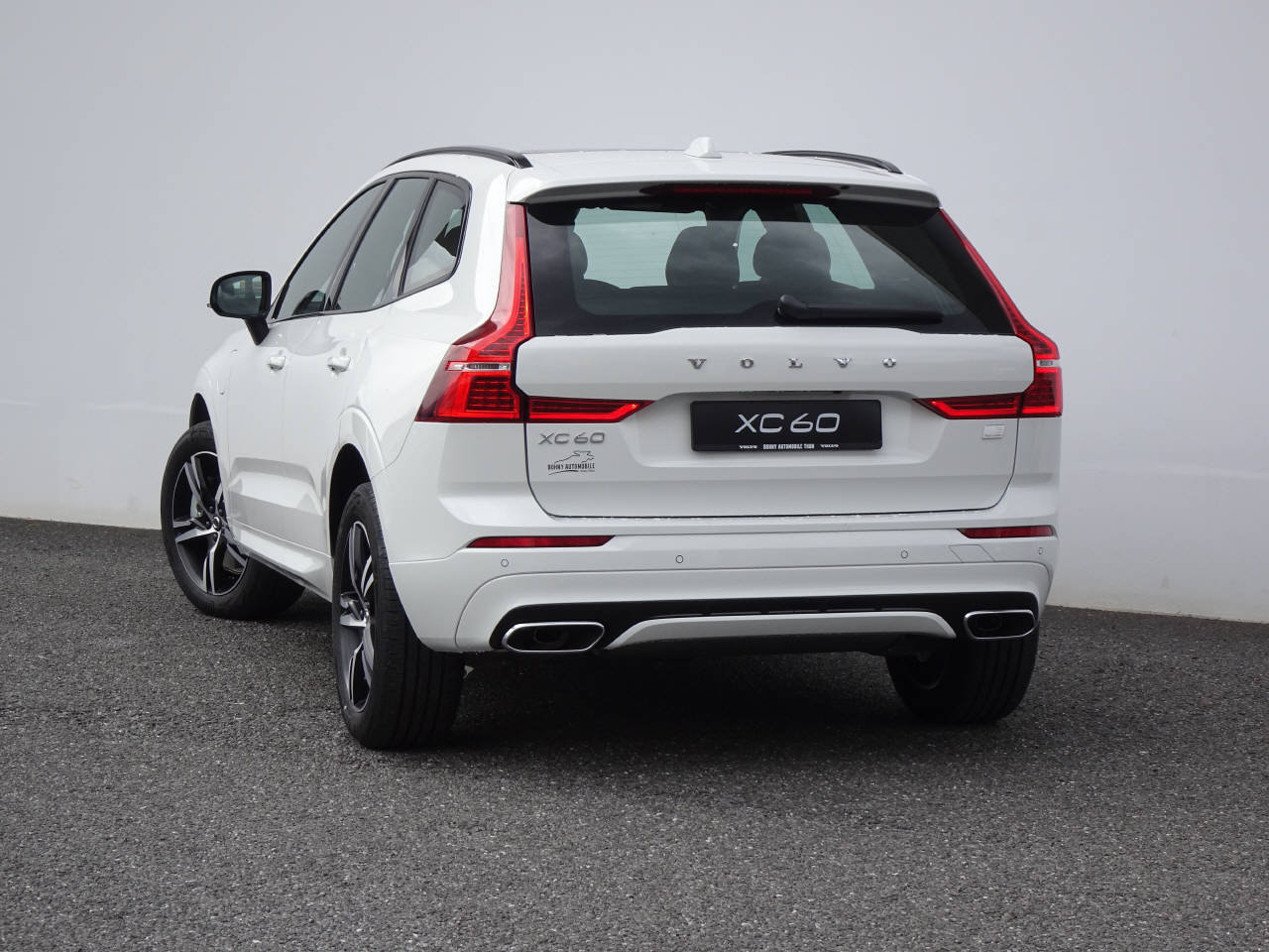 VOLVO XC60 2.0 T6 TE R-Design eAWD, Plug-in-Hybrid Petrol/Electric, Second hand / Used, Automatic - 5