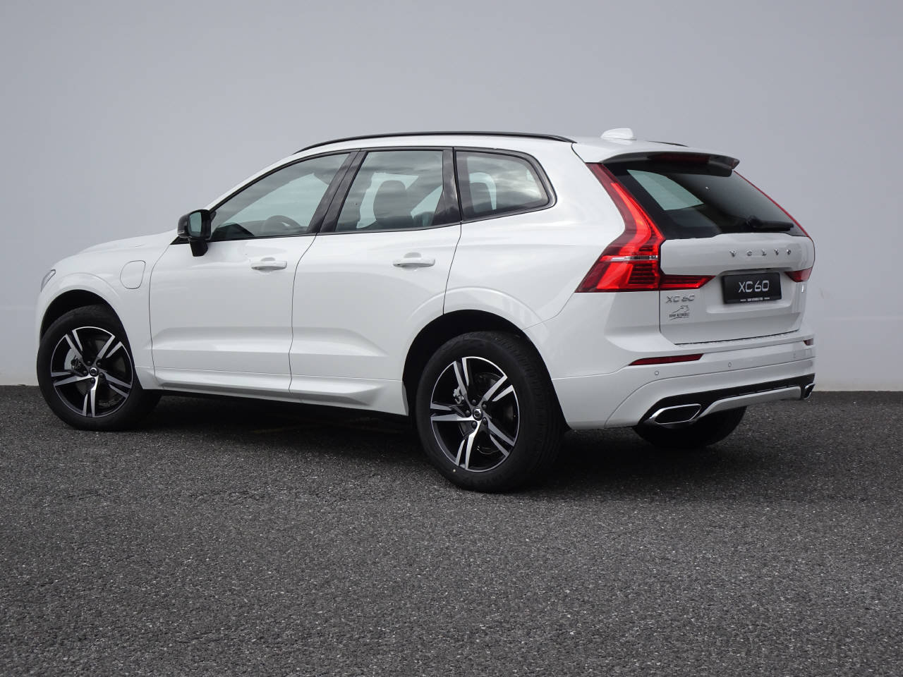 VOLVO XC60 2.0 T6 TE R-Design eAWD, Plug-in-Hybrid Petrol/Electric, Second hand / Used, Automatic - 6