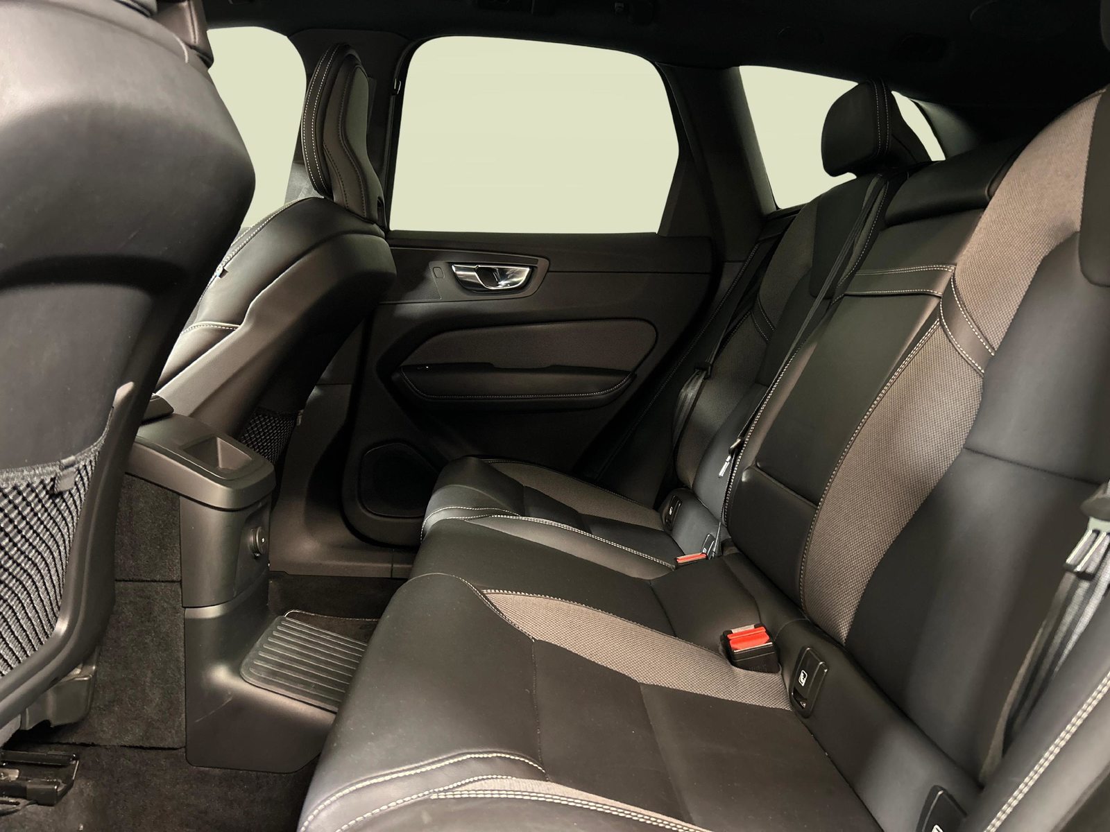 VOLVO XC60 2.0 T8 TE R-Design eAWD, Plug-in-Hybrid Benzina/Elettrica, Occasioni / Usate, Automatico - 5