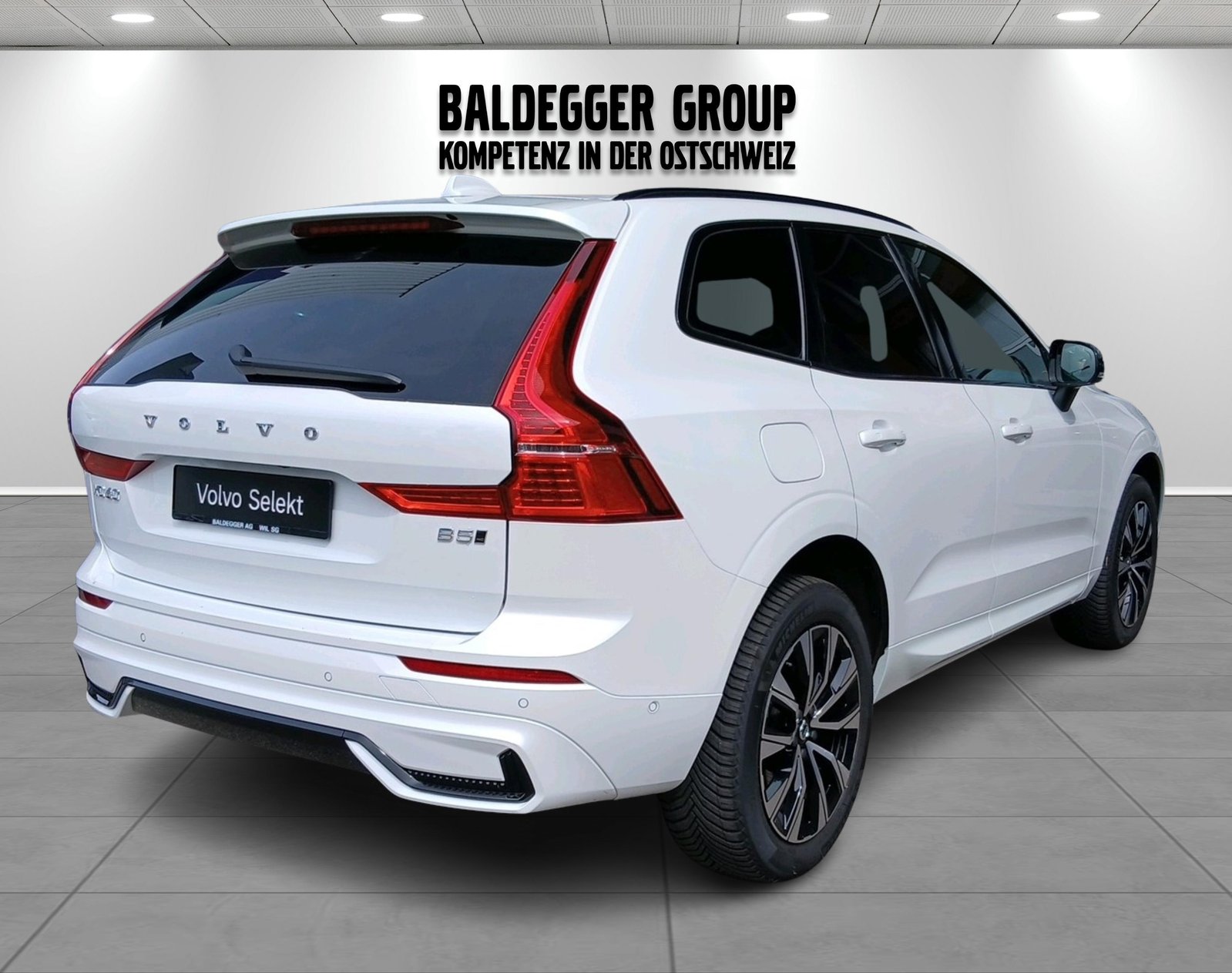 VOLVO XC60 2.0 B5 MH Plus Dark AWD, Hybride Integrale Benzina/Elettrica, Occasioni / Usate, Automatico - 2