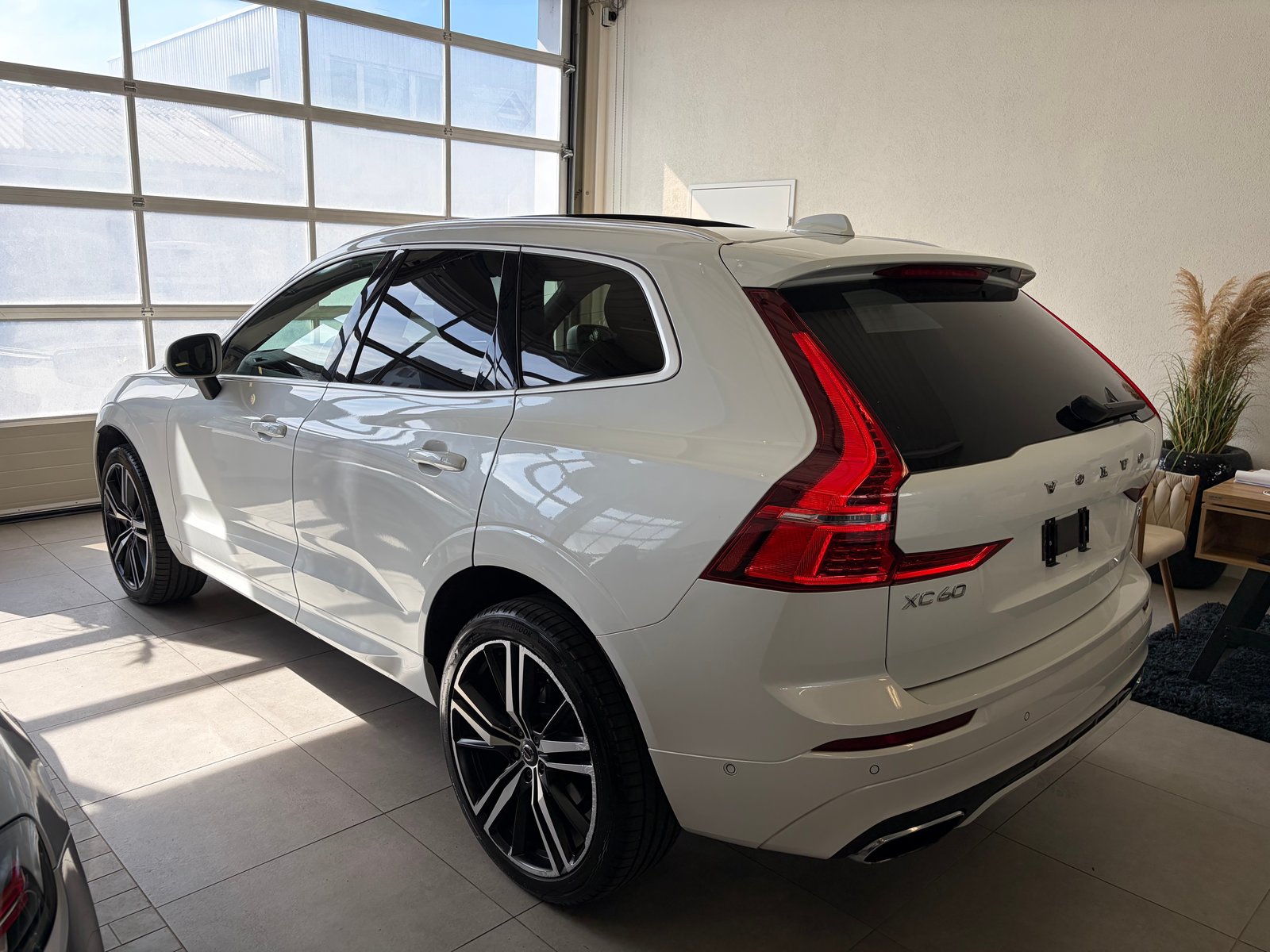 VOLVO XC60 T6 AWD R-Design Geartronic, Essence, Occasion / Utilisé, Automatique - 5