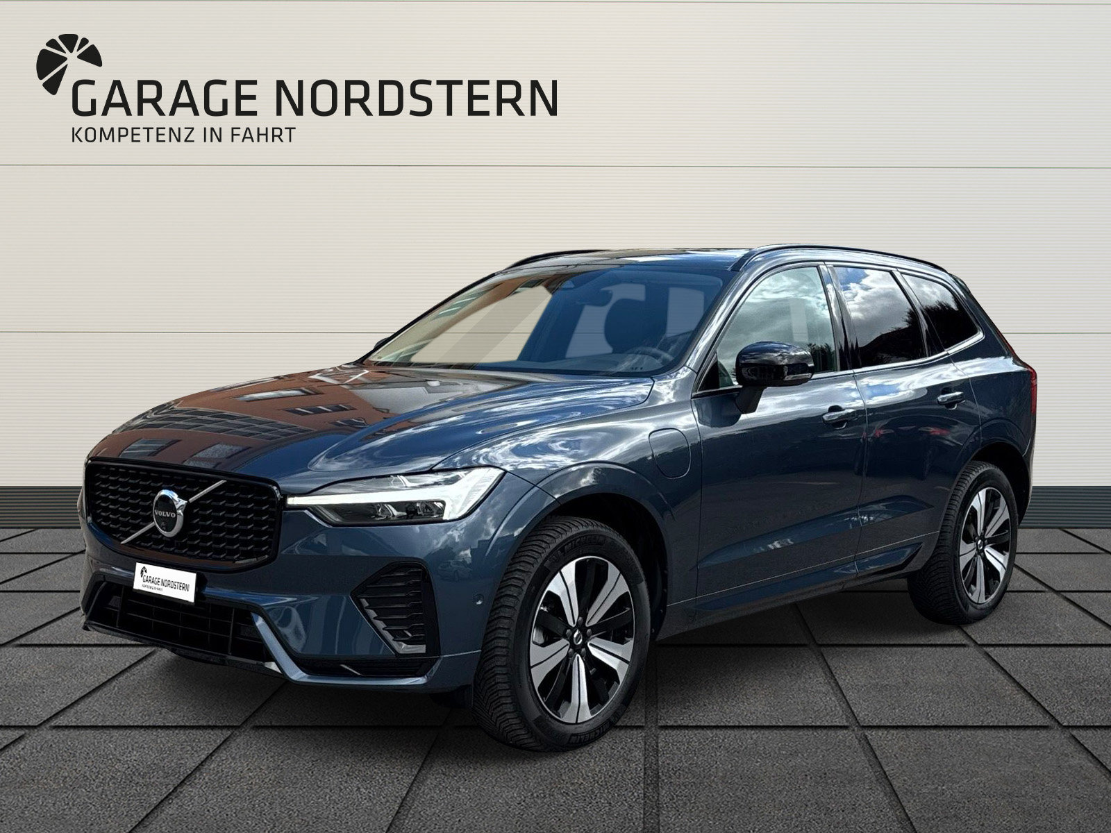 VOLVO XC60 2.0 T6 TE Plus Dark eAWD