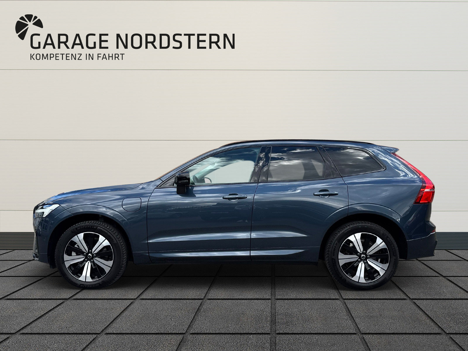 VOLVO XC60 2.0 T6 TE Plus Dark eAWD, Hybride Rechargeable Essence/Électricité, Occasion / Utilisé, Automatique - 2