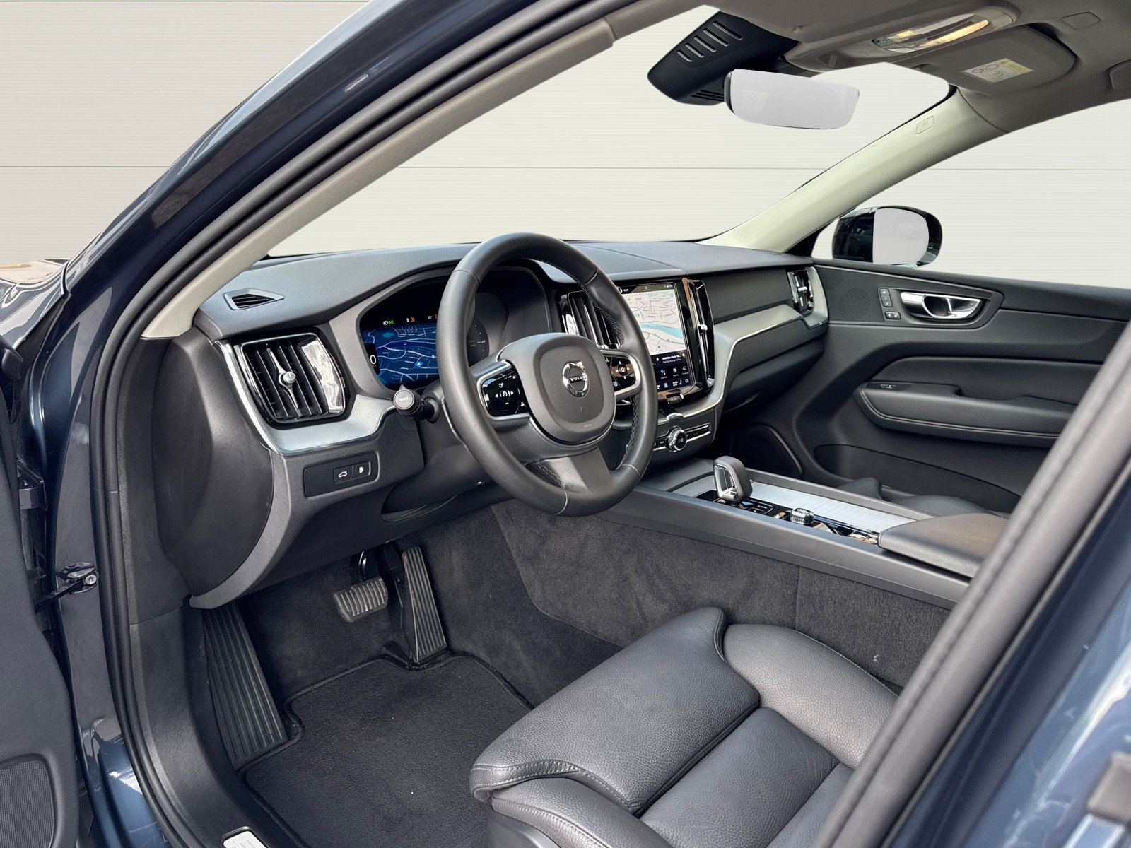 VOLVO XC60 2.0 T6 TE Plus Dark eAWD, Hybride Rechargeable Essence/Électricité, Occasion / Utilisé, Automatique - 7