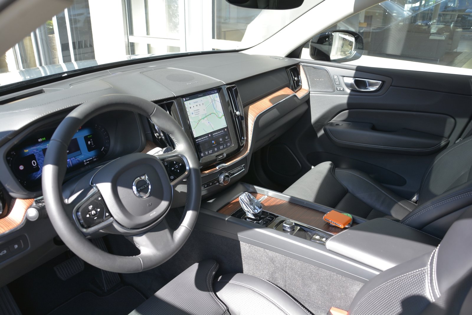VOLVO XC60 2.0 T8 TE XCENTRIC eAWD *Anhängerkupplung*, Hybride Rechargeable Essence/Électricité, Occasion / Utilisé, Automatique - 5