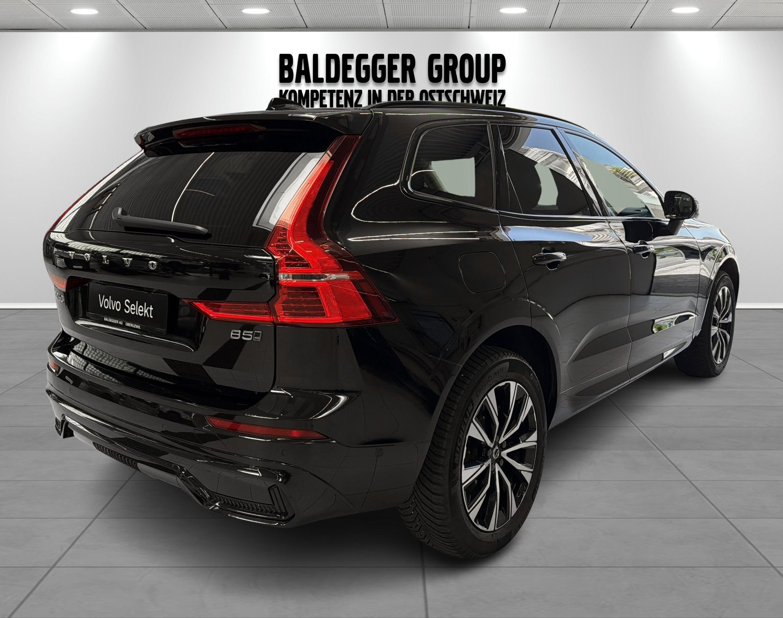 VOLVO XC60 2.0 B5 MH Plus Dark AWD, Petrol, Second hand / Used, Automatic - 3
