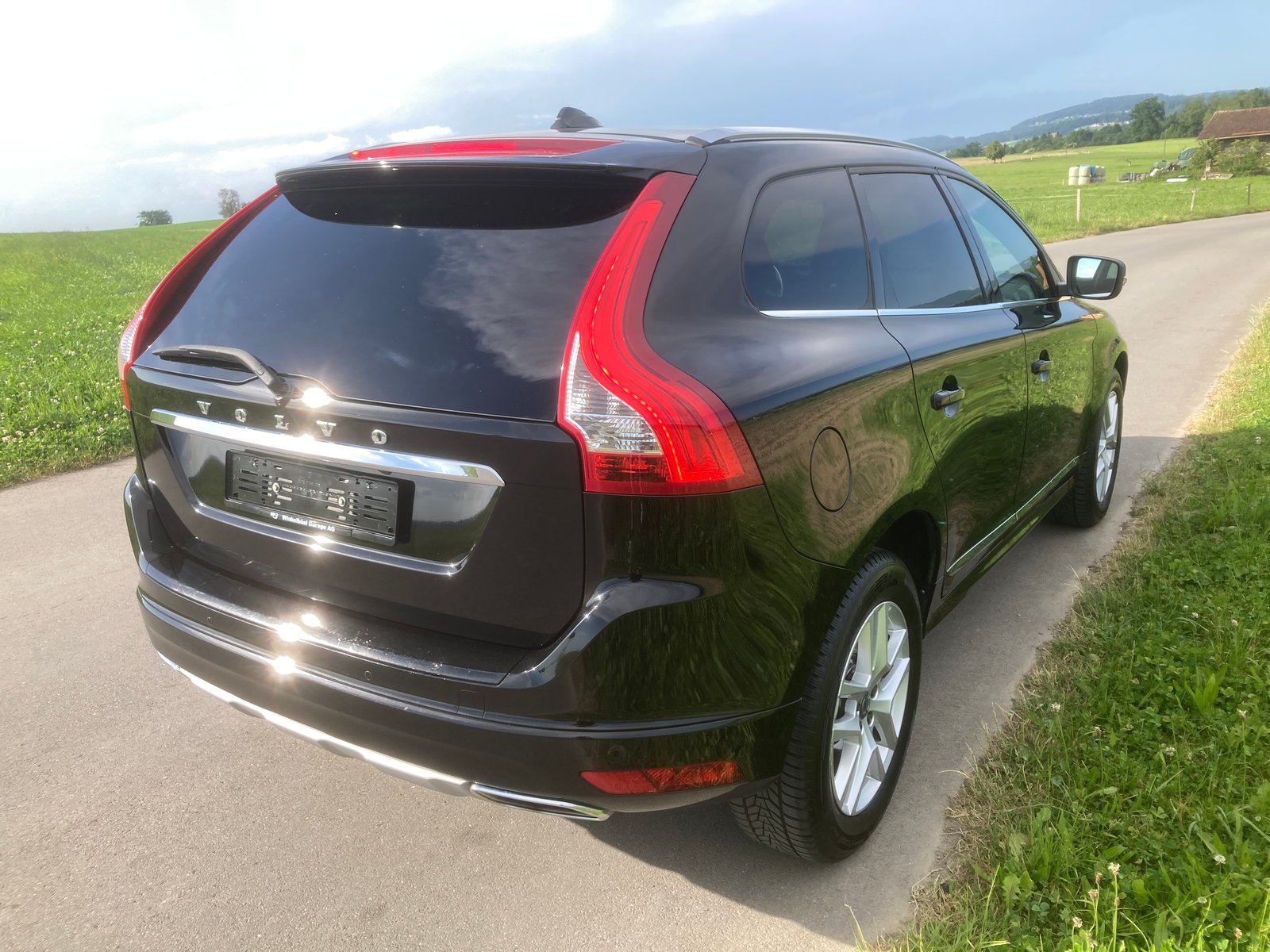 VOLVO XC60 D5 AWD Summum Geartronic, Diesel, Second hand / Used, Automatic - 3