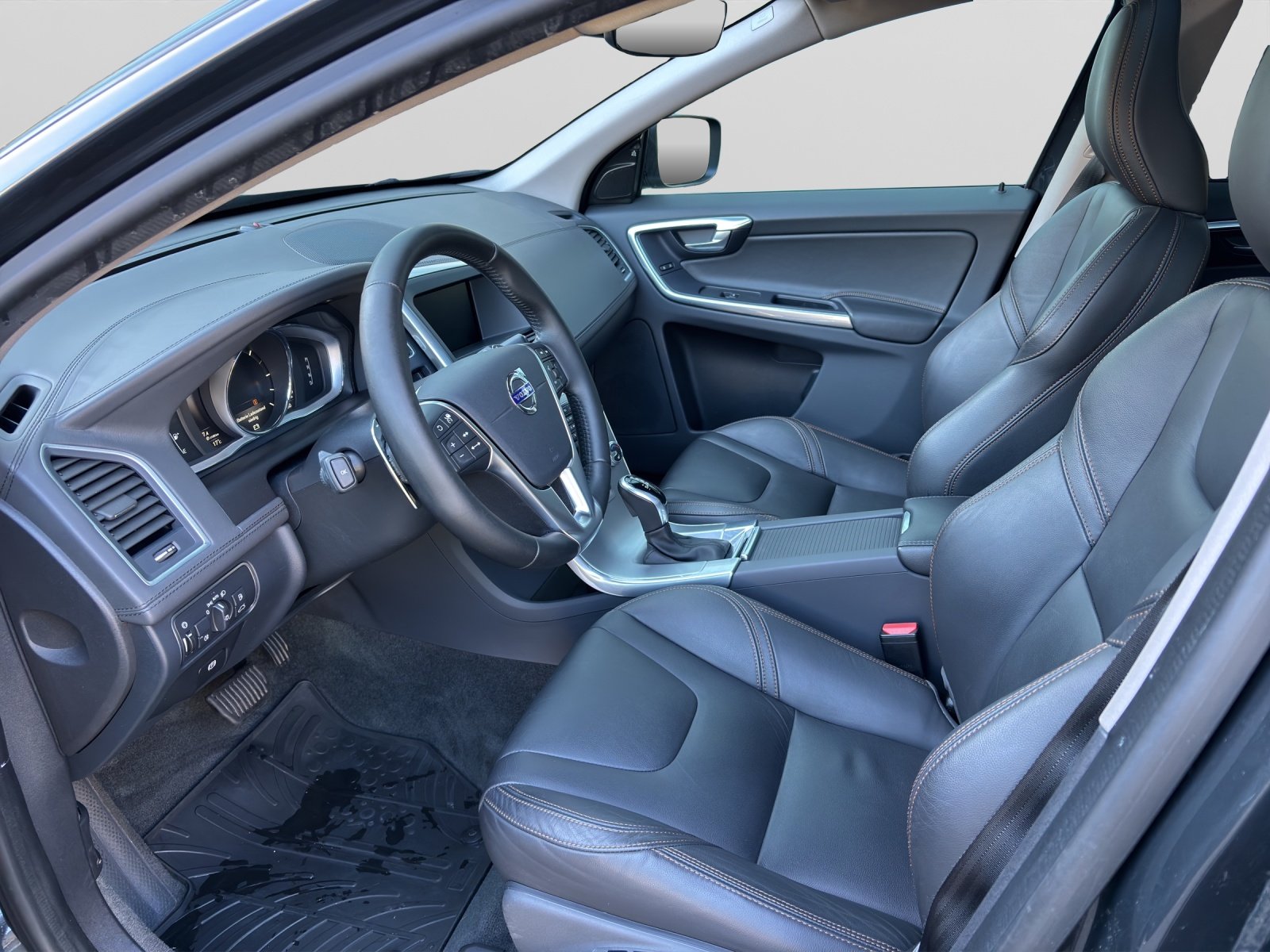 VOLVO XC60 2.4 D5 Summum AWD S/S, Diesel, Occasion / Utilisé, Automatique - 4
