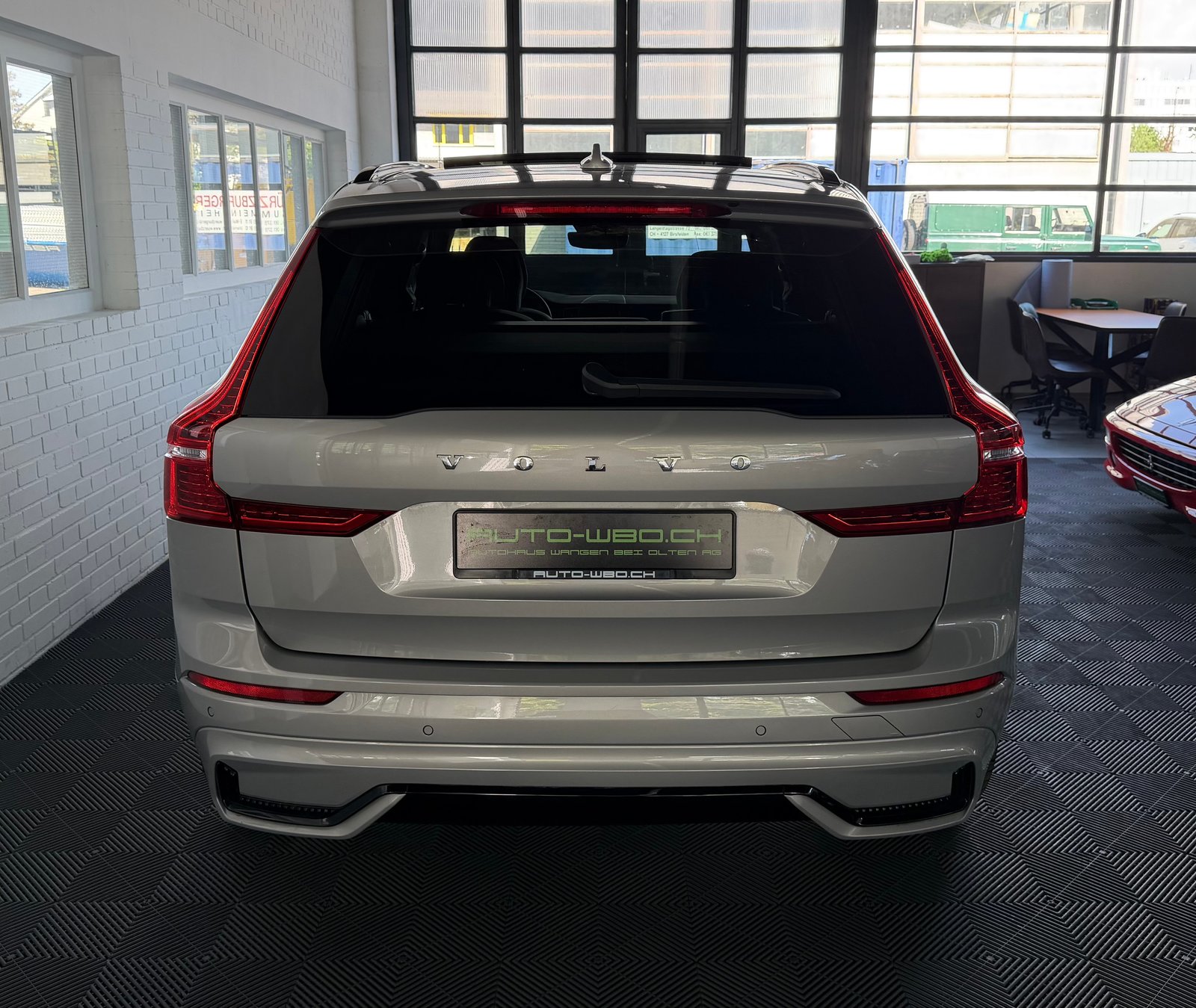 VOLVO XC60 T6 eAWD PluginHybrid R-Design Geartronic, Hybride Rechargeable Essence/Électricité, Occasion / Utilisé, Automatique - 4