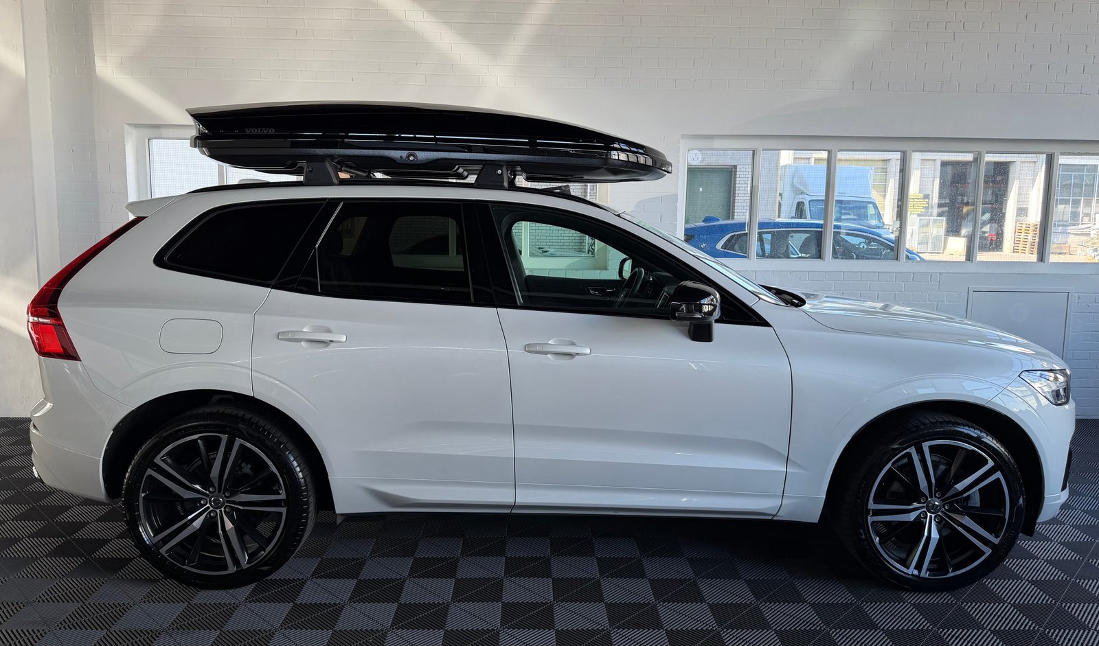 VOLVO XC60 T8 eAWD R-Design Geartronic, Hybride Rechargeable Essence/Électricité, Occasion / Utilisé, Automatique - 2