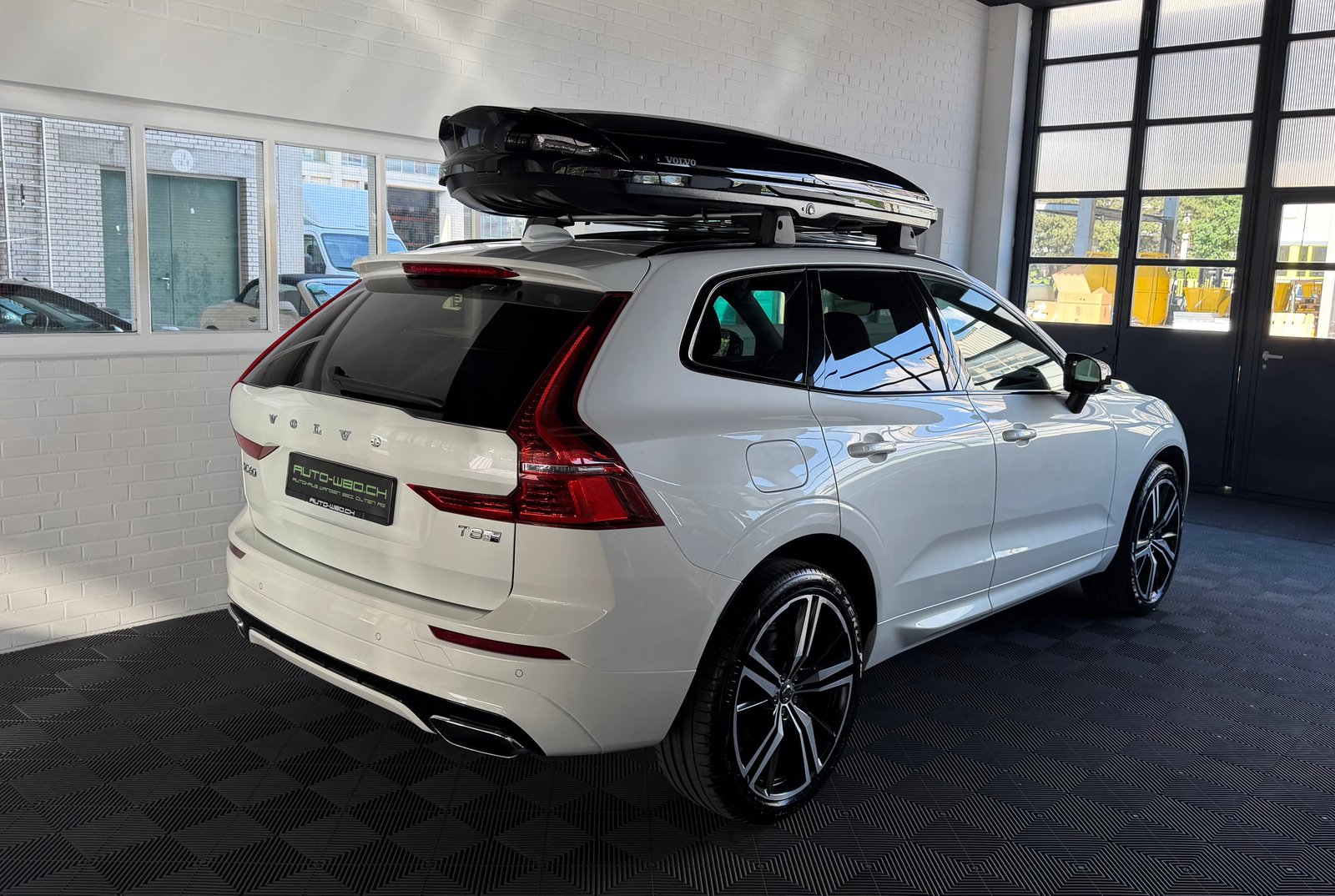 VOLVO XC60 T8 eAWD R-Design Geartronic, Hybride Rechargeable Essence/Électricité, Occasion / Utilisé, Automatique - 3