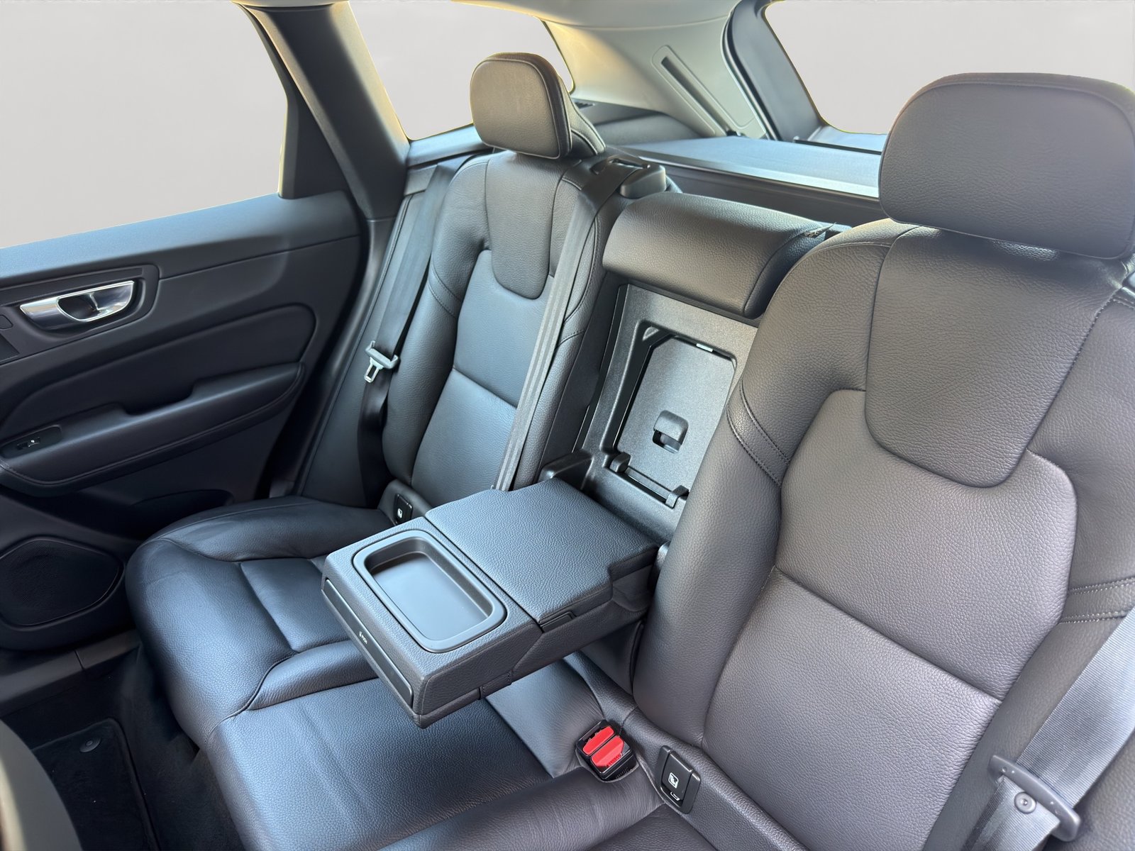 VOLVO XC60 B4 Diesel Mild Hybrid AWD Inscription Geartronic, Mild-Hybrid Diesel/Elektro, Occasion / Gebraucht, Automatik - 4