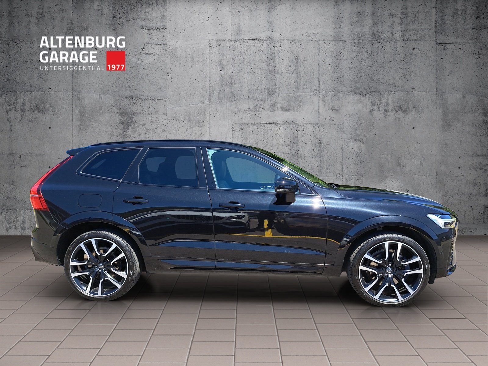 VOLVO XC60 2.0 B6 MH Ultimate Dark A, Mild-Hybrid Benzin/Elektro, Occasion / Gebraucht, Automatik - 6