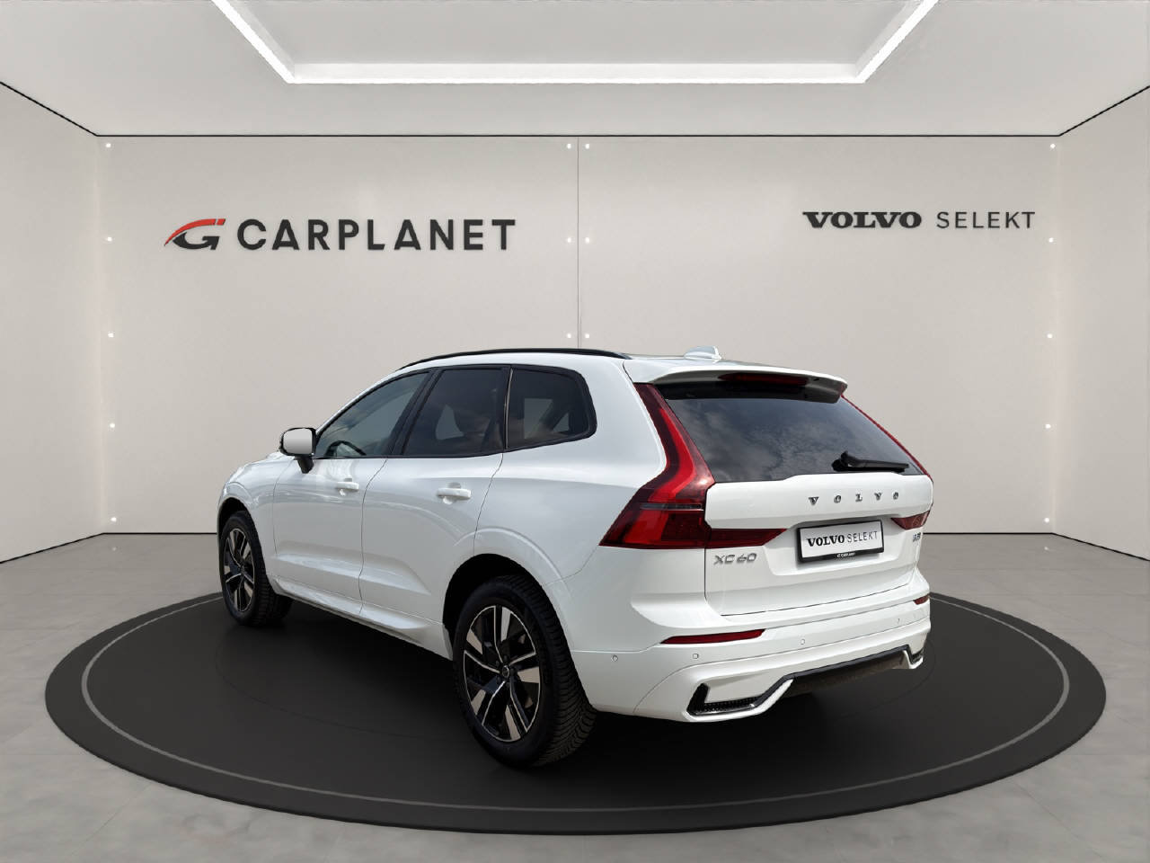 VOLVO XC60 2.0 B5 MH Plus Dark AWD, Mild-Hybrid Benzin/Elektro, Occasion / Gebraucht, Automatik - 3