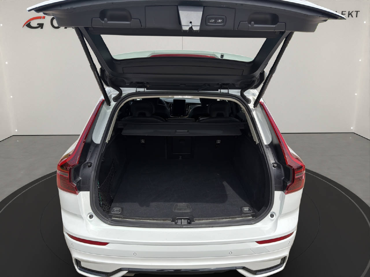 VOLVO XC60 2.0 B5 MH Plus Dark AWD, Mild-Hybrid Benzin/Elektro, Occasion / Gebraucht, Automatik - 7