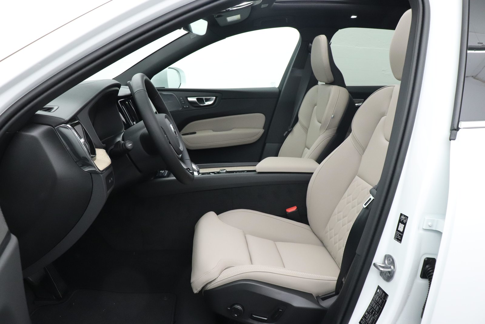 VOLVO XC60 2.0 T6 TE Ultra Bright eAWD, Plug-in-Hybrid Benzina/Elettrica, Occasioni / Usate, Automatico - 3