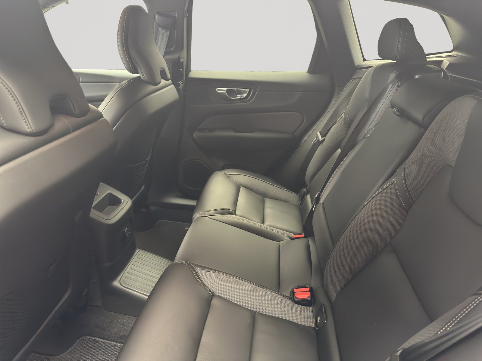 VOLVO XC60 T6 AWD PluginHybrid Black Edition Geartronic, Plug-in-Hybrid Benzina/Elettrica, Occasioni / Usate, Automatico - 7