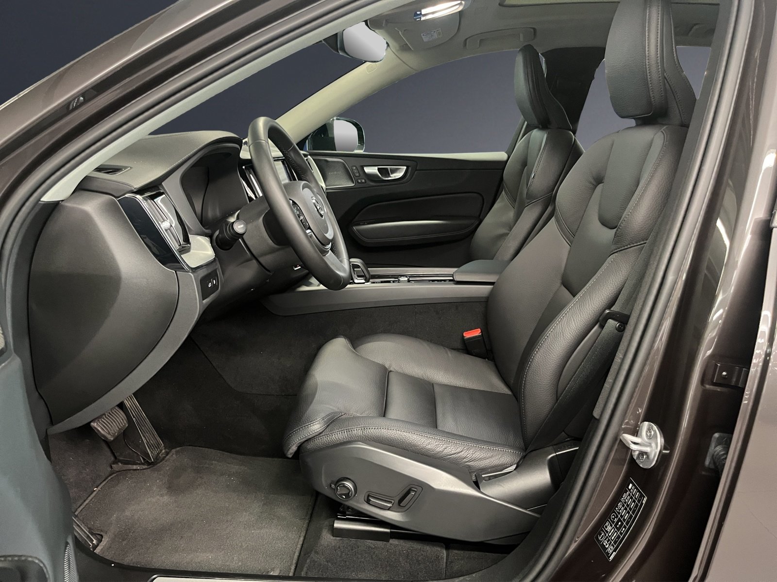 VOLVO XC60 T6 eAWD Ultim Dark, Plug-in-Hybrid Petrol/Electric, Second hand / Used, Automatic - 6