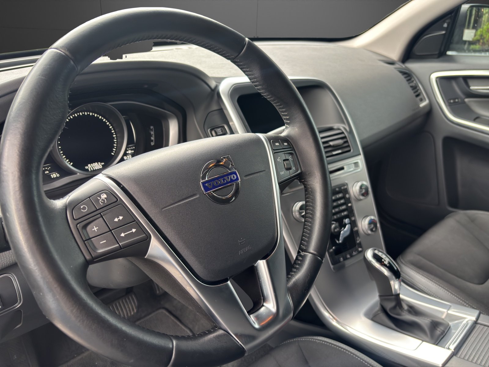 VOLVO XC60 T5 AWD Momentum Geartronic, Benzin, Occasion / Gebraucht, Automatik - 5