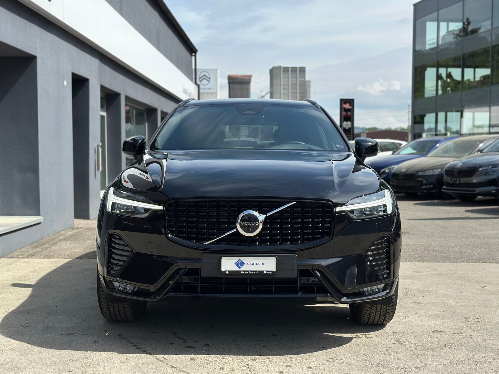 VOLVO XC60 B5 Benzin Mild Hybrid AWD Plus Dark Geartronic, Hybride Léger Essence/Électricité, Occasion / Utilisé, Automatique - 2