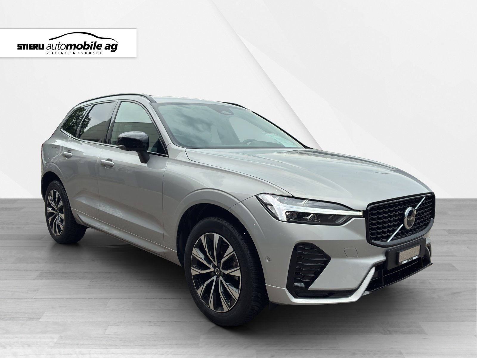 VOLVO XC60 2.0 B5 MH Plus Dark AWD, Mild-Hybrid Benzin/Elektro, Occasion / Gebraucht, Automatik - 3