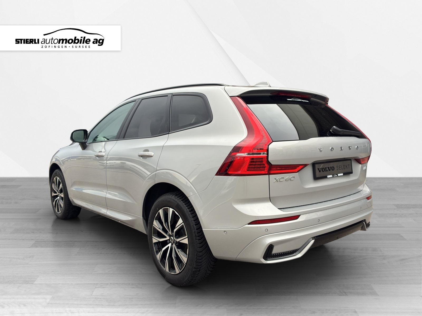 VOLVO XC60 2.0 B5 MH Plus Dark AWD, Mild-Hybrid Benzin/Elektro, Occasion / Gebraucht, Automatik - 7