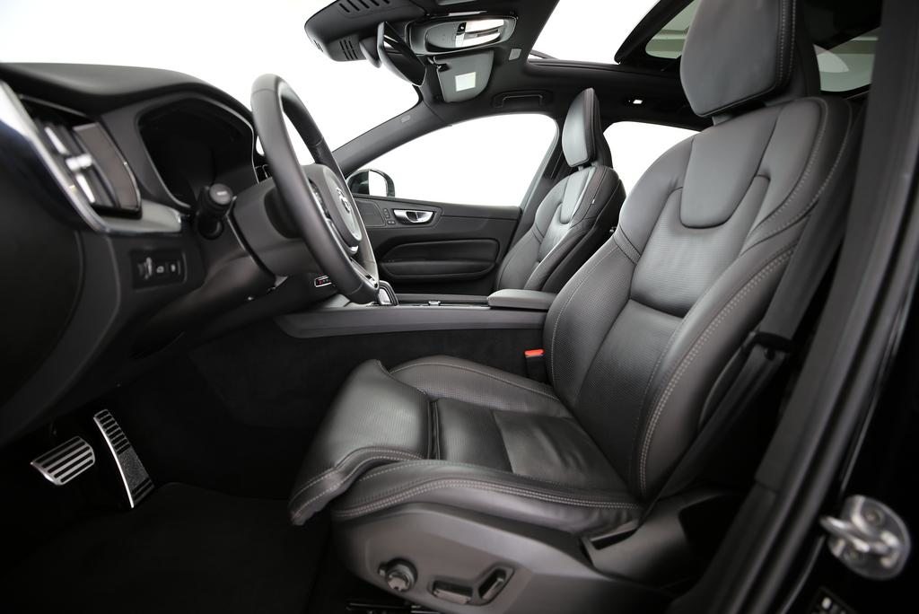 VOLVO XC60 2.0 T6 TE Plus Dark eAWD, Hybride Rechargeable Essence/Électricité, Occasion / Utilisé, Automatique - 3