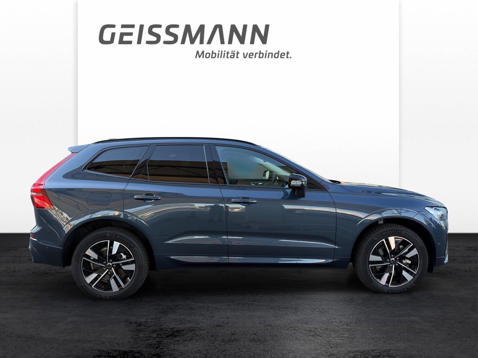 VOLVO XC60 2.0 T6 TE Plus Dark eAWD, Plug-in-Hybrid Benzin/Elektro, Occasion / Gebraucht, Automatik - 4
