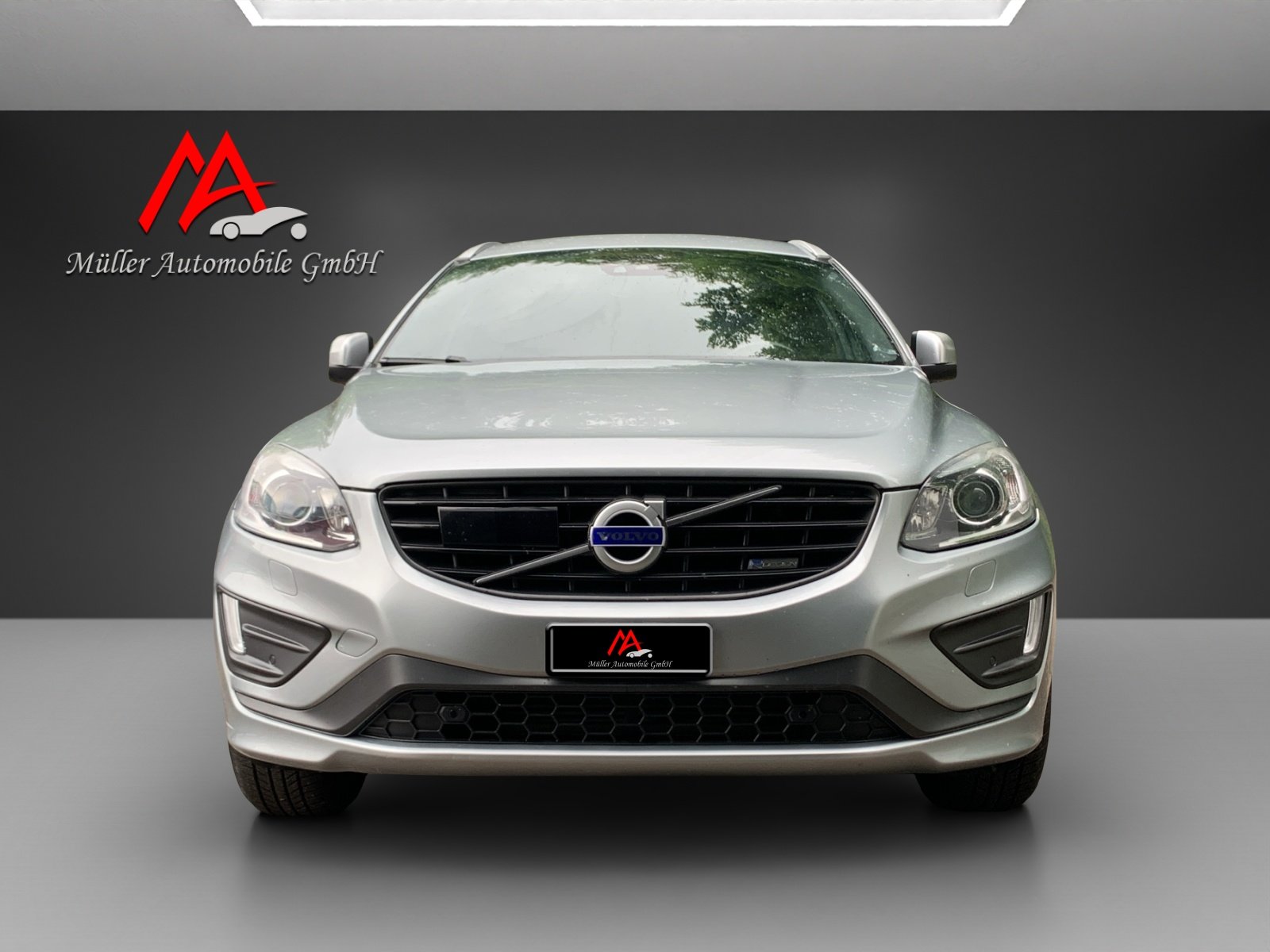 VOLVO XC60 D4 AWD Summum R-Design Geartronic, Diesel, Occasion / Gebraucht, Automatik - 2