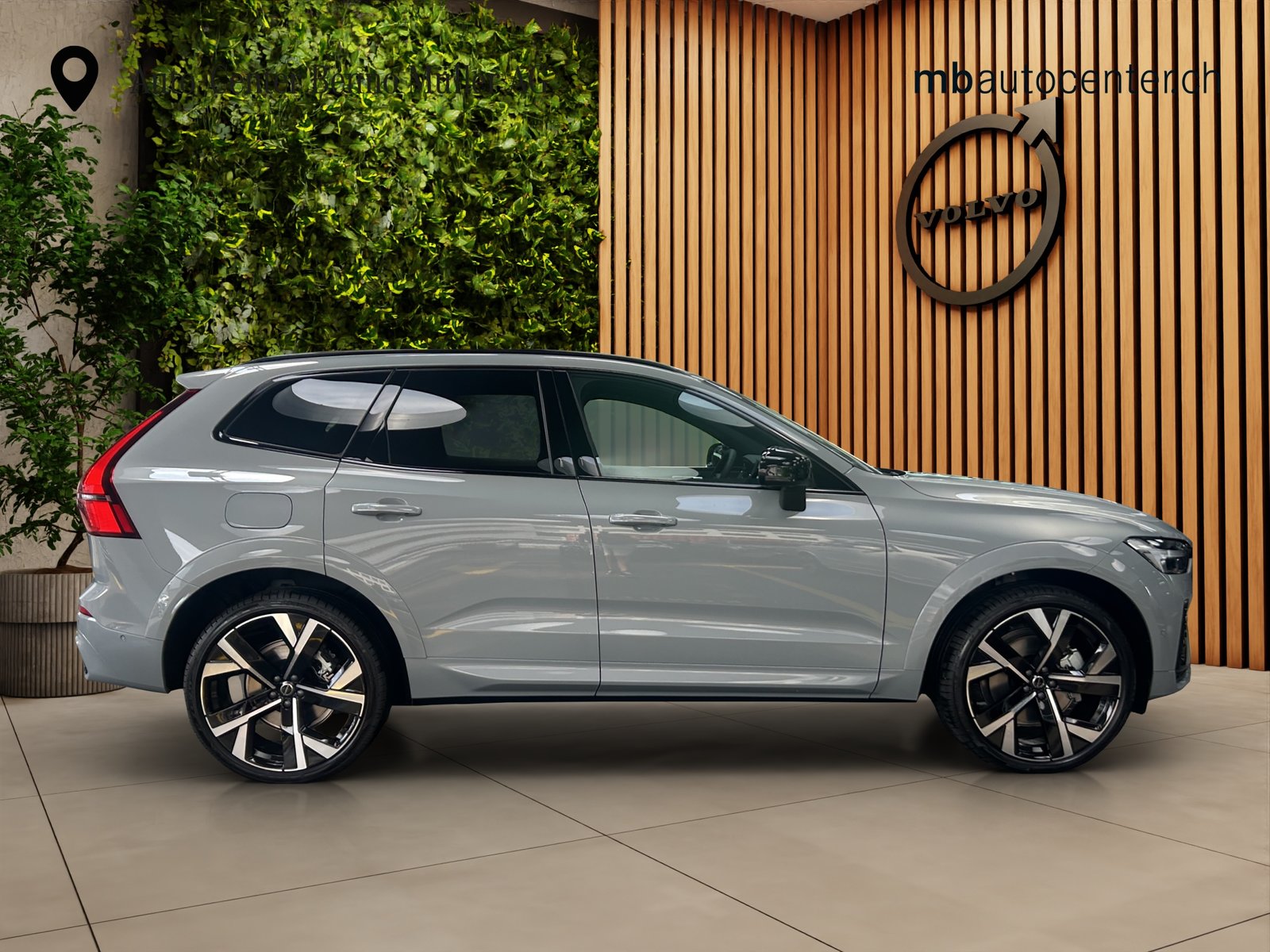 VOLVO XC60 2.0 T6 TE Black Edition eAWD, Plug-in-Hybrid Benzin/Elektro, Occasion / Gebraucht, Automatik - 6