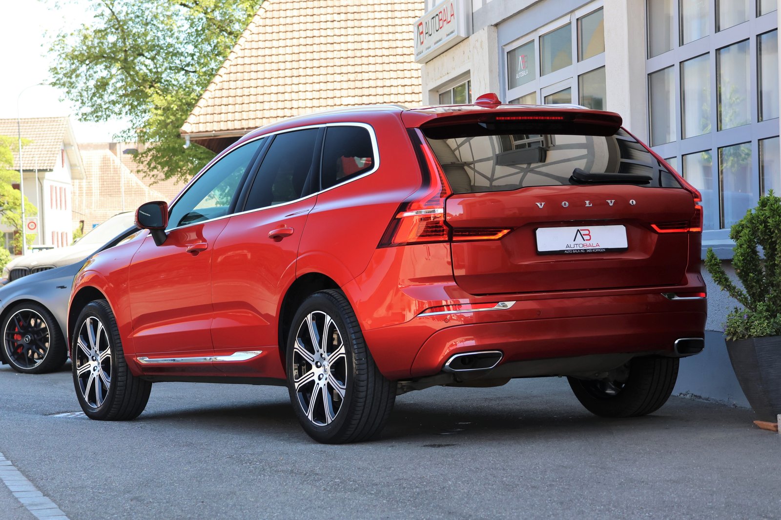 VOLVO XC60 T5 AWD Inscription Geartronic (CH) + 2.4T AHK, Petrol, Second hand / Used, Automatic - 4